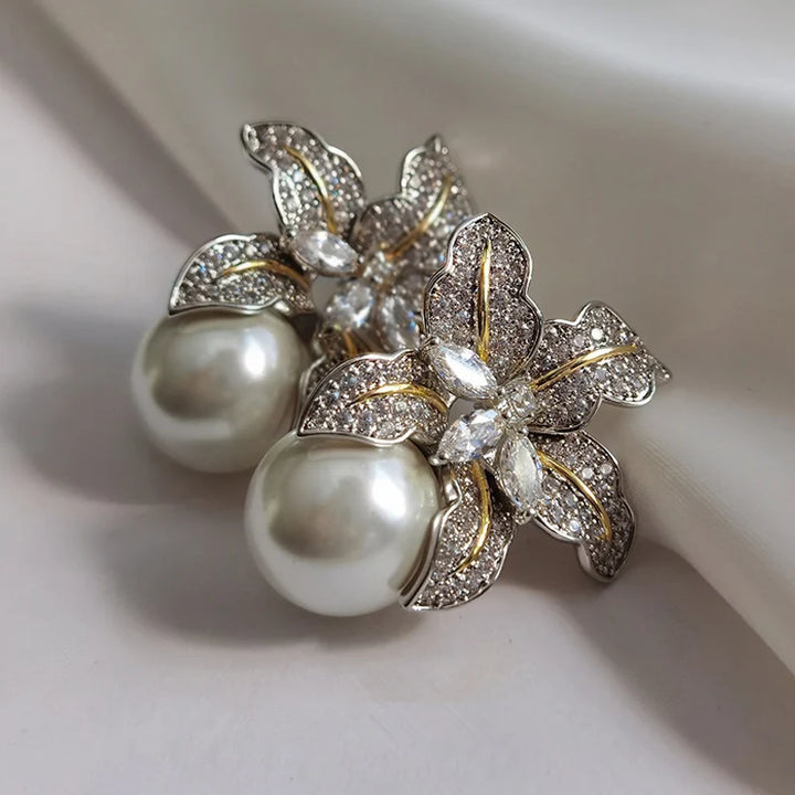 Huitan Gorgeous Flower Imitation Pearl Earrings Women Luxury Inlaid Sparkling CZ Stone Fashion Wedding Jewelry Wholesale Lots