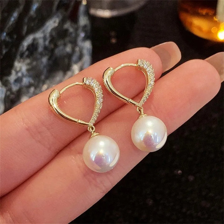 Huitan Gorgeous Flower Imitation Pearl Earrings Women Luxury Inlaid Sparkling CZ Stone Fashion Wedding Jewelry Wholesale Lots