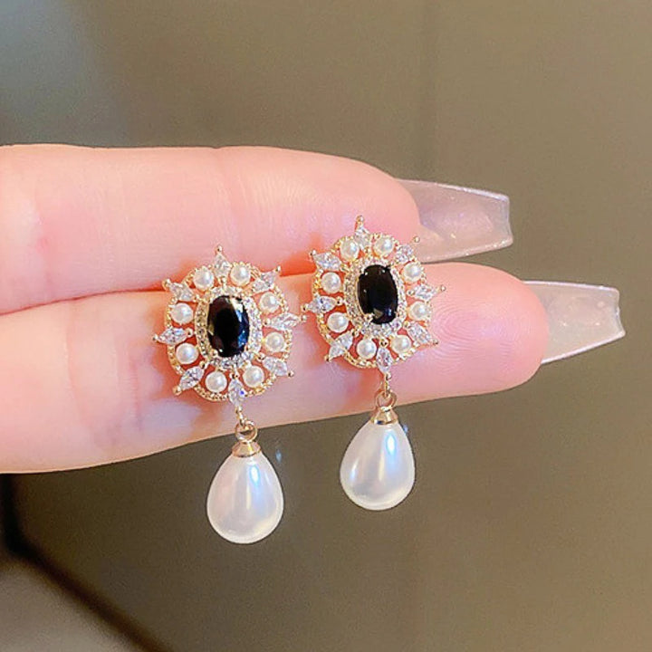 Huitan Gorgeous Flower Imitation Pearl Earrings Women Luxury Inlaid Sparkling CZ Stone Fashion Wedding Jewelry Wholesale Lots